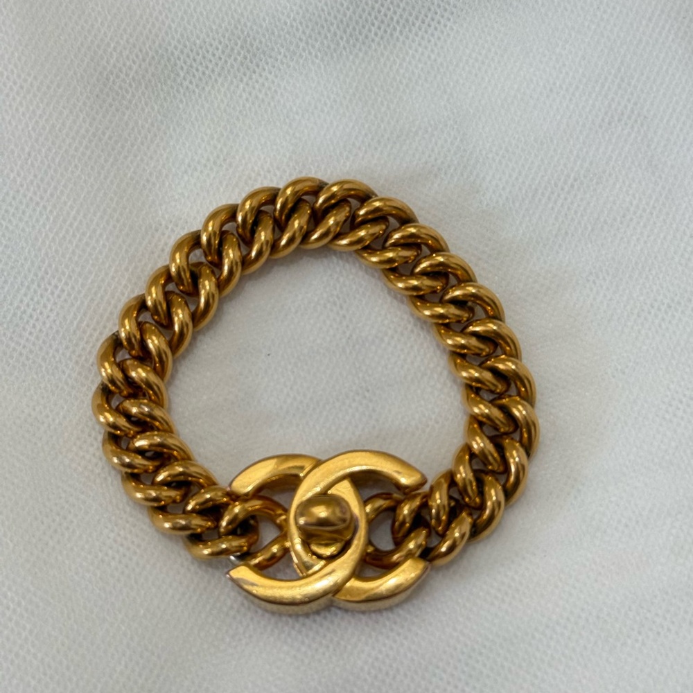 CHANEL CC Turnlock Gold Chain Bracelet - Picture 2 of 12
